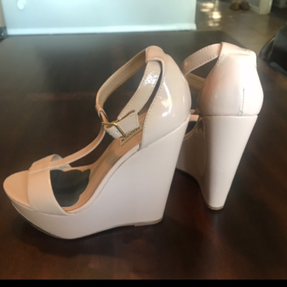 Steve Madden nude wedges size 7